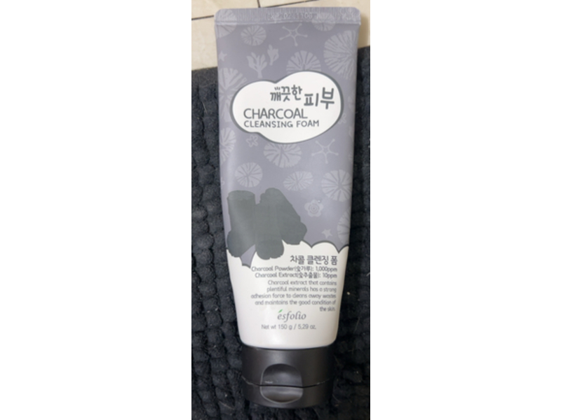 Esfolio Charcoal Cleansing Foam, 5.29 oz/150 g