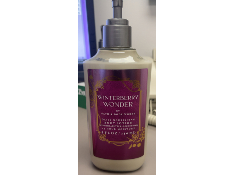 Winterberry Wonder Daily Nourishing Body Lotion, Shea Butter + Coconut Oil, 8 fl oz/236 mL
