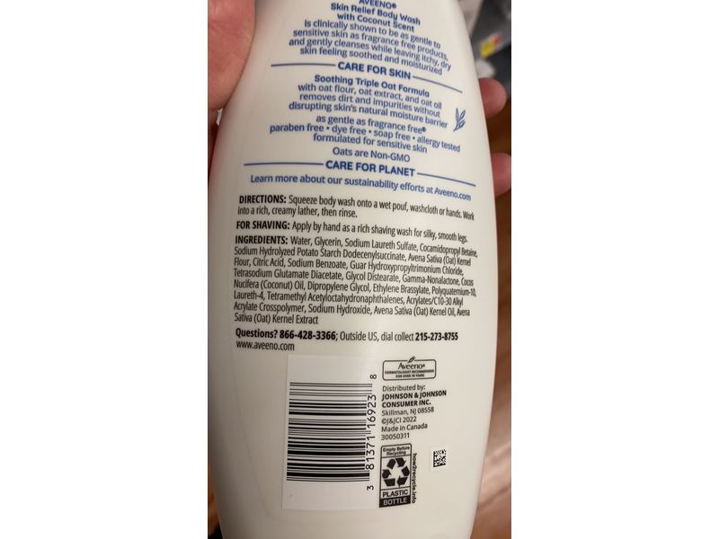 Aveeno Skin Relief Oat Body Wash, Coconut Scent, 18 fl oz/532 mL
