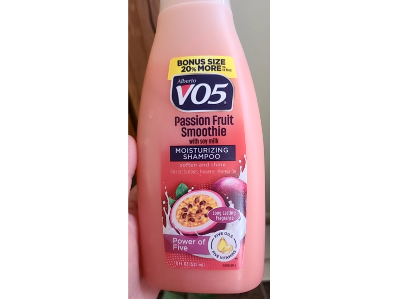 Alberto VO5 Moisturizing Shampoo, Passion Fruit Smoothie& Soy Milk, 18 fl oz/532 mL