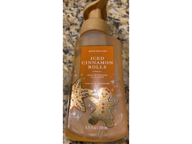 Bath & Body Works Gentle Foaming Hand Soap, Iced Cinnamon Rolls, 8.75 fl oz/259 mL