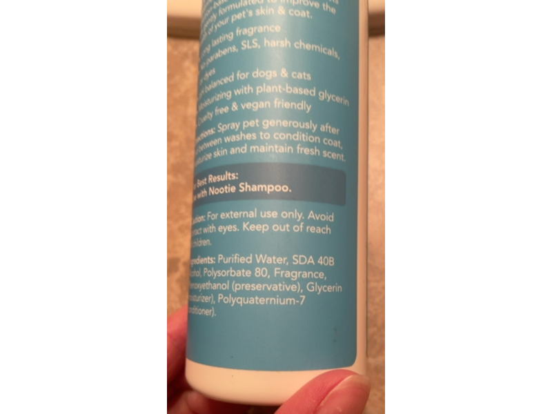 Nootie Skin & Coat Solutions Daily Spritz Conditions & Moisturizes, Sweet Pea & Vanilla, 8 fl oz/236 mL