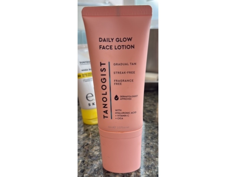 Tanologist Daily Glow Face Lotion, 2.02 fl oz/60 mL