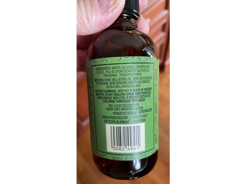 Trader Joe's Room Spritz, Cedar Balsam Scented, 4 fl oz/118 mL