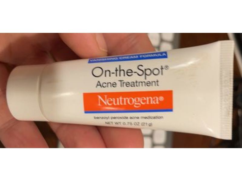Neutrogena On-The-Spot Acne Treatment, Vanishing Cream Formula, 0.75 oz/21 g