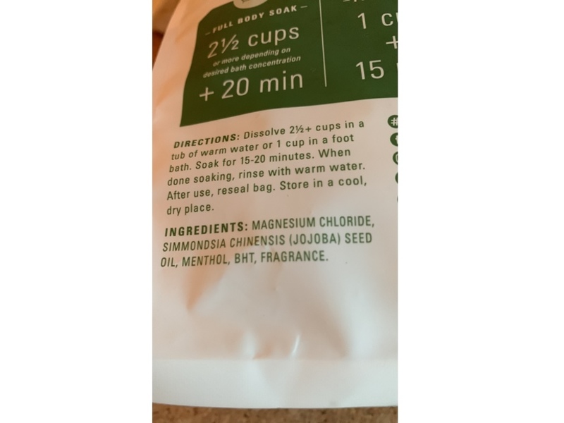 Village Naturals Therapy Magnesium Bath Flakes, Eucalyptus Mint & Menthol, 1.13 kg