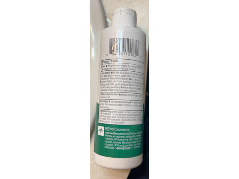 Medline Remedy Essentials Cleanse Shampoo & Body Wash, Fresh Scent, 8 fl oz/236 mL