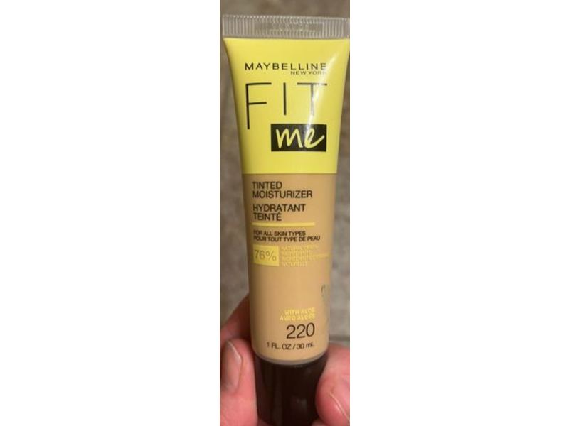 Maybelline New York Fit Me Tinted Moisturizer, 220, 1 fl oz/30 mL