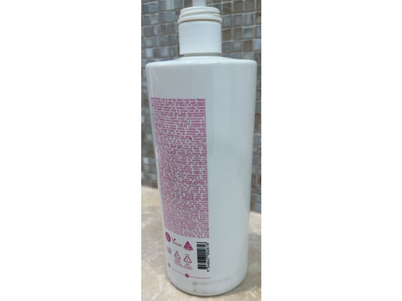 Eleven Australia Smooth Me Now Anti - Frizz Shampoo, 32.5 fl oz/960 mL