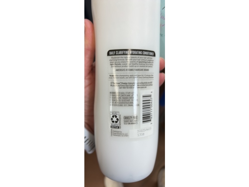 Suave Essentials Daily Clarifying Hydrating Conditioner, 22.5 fl oz/665 mL