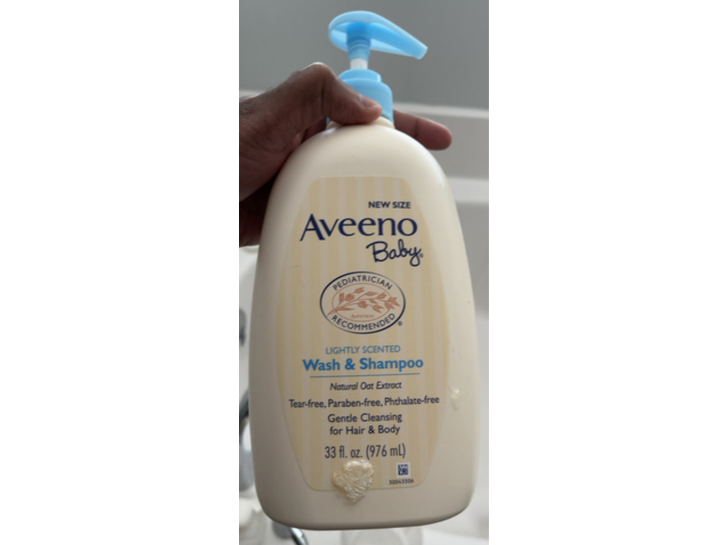 Aveeno Baby Lightly Scented Wash & Shampoo, 33 fl oz/976 mL