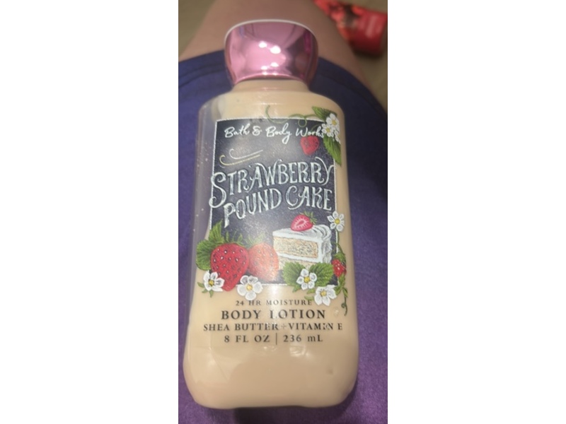 Bath & Body Works Body Lotion, Strawberry Pound Cake, 8 fl oz/ 236 mL