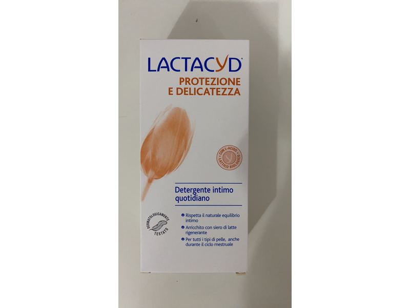 Lactacyd Protezione & Delicatezza Soap Free Feminine Personal Antibacterial Wash [Italian Import]