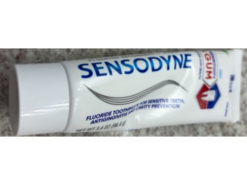 Sensodyne Fluoride Toothpaste, Mint, 3.4 fl oz/96.4 g