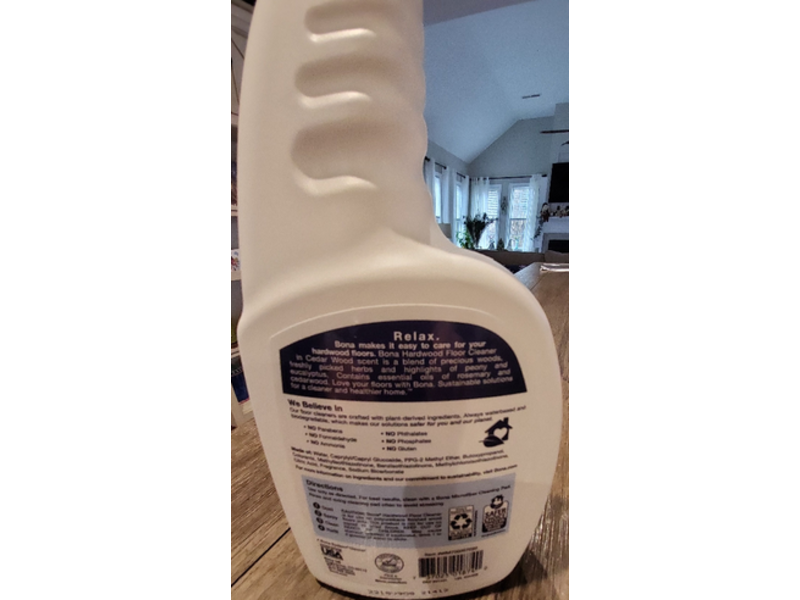 Bona Hardwood Floor Cleaner, Cedar Wood, 32 fl oz/946 mL