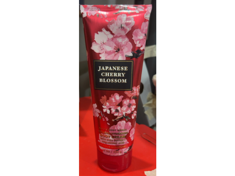 Bath & Body Works Japanese Cherry Blossom Body Cream, Shea Butter+ Hyaluronic Acid, 8 oz/225 g