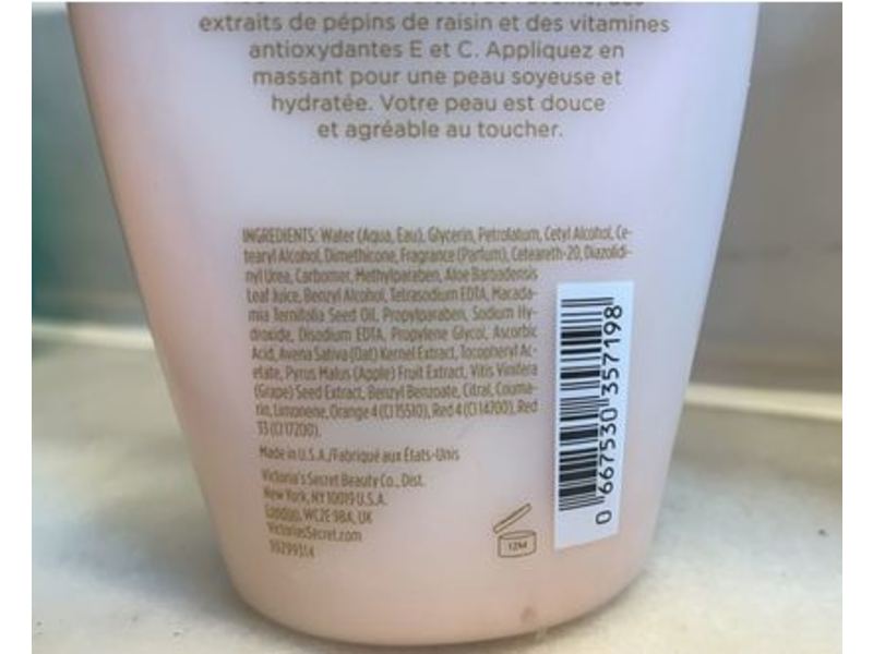 Victoria's Secret Hydrating Body Lotion, Luscious Kisses, 8.4 fl oz/250 mL