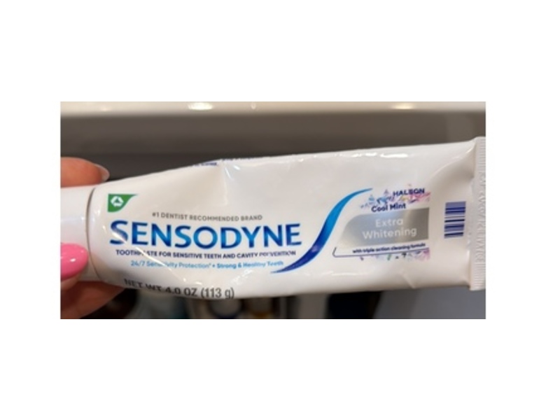 Sensodyne Extra Whitening Toothpaste, Cool Mint, 4.0 oz/113 g, Pack Of 3