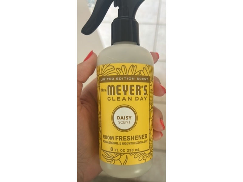 Mrs. Meyer's Clean Day Room Freshener Spray, Daisy Scent, 8 fl. oz/236 mL