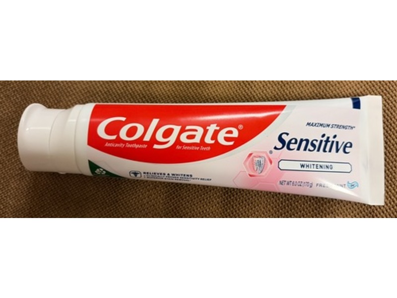 Colgate Sensitive Whitening Anticavity Toothpaste, Fresh Mint, 6 oz/170 g