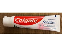 Colgate Sensitive Whitening Anticavity Toothpaste, Fresh Mint, 6 oz/170 g - Image 3