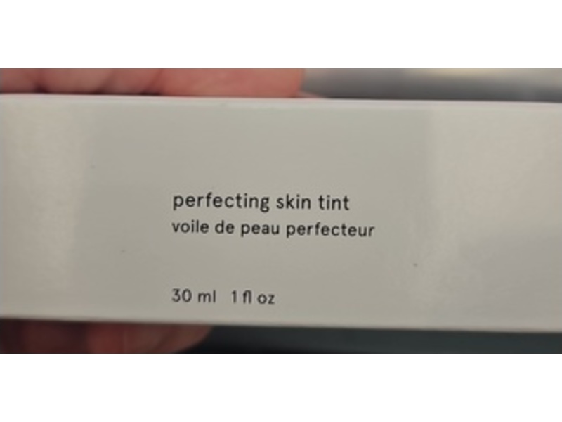 Glossier Perfecting Skin Tint, G11 Light Neutral, 1 fl oz/30mL