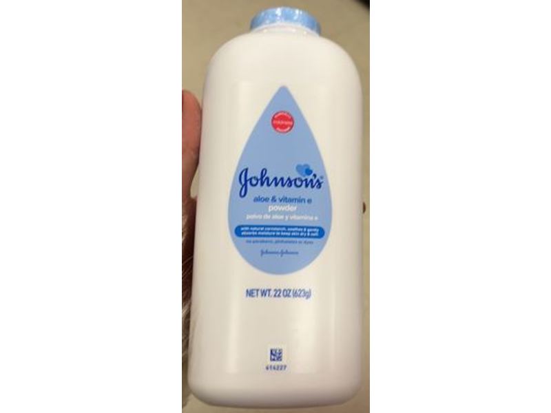 Johnson's Powder, Aloe & Vitamin E, 22 oz/623 g