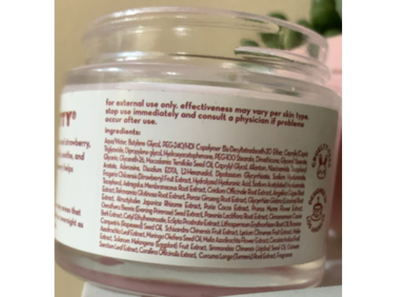 The Creme Shop Hello Kitty Klean Beauty Intensive Overnight Moisture Gelee Mask, Niacinamide & Strawberry, 2.36 fl oz/70 mL