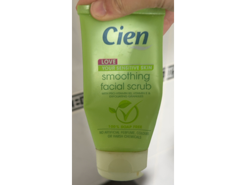 Cien Smoothing Facial Scrub, 150 mL