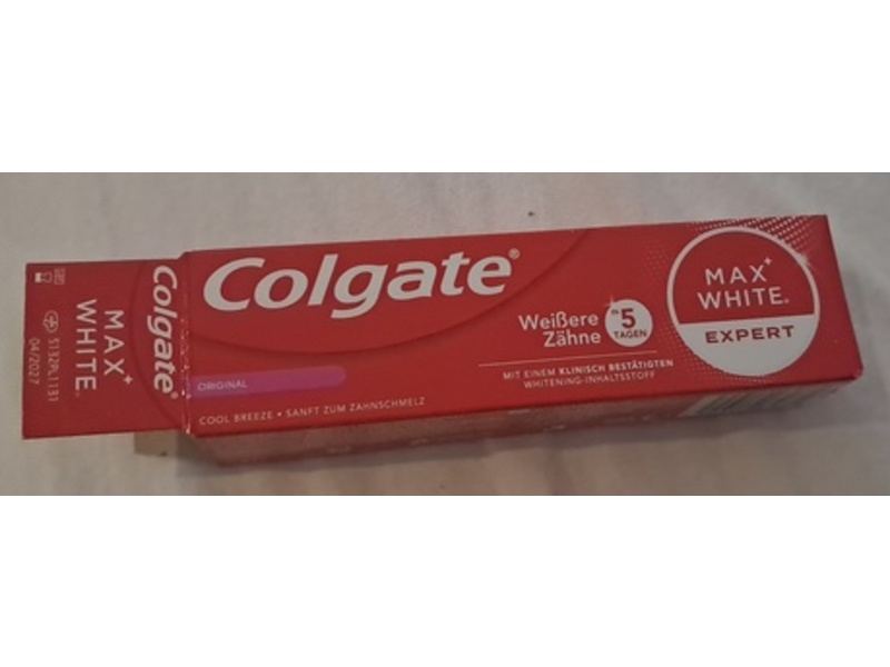 Colgate Max White Expert Whitening Toothpaste, Cool Breeze, 75 mL