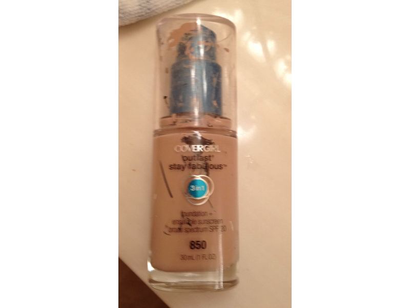CoverGirl Outlast Stay Fabulous 3-in-1 Foundation, SPF 20, 850 Creamy Beige, 1 fl oz/30 mL.