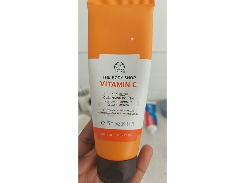 The Body Shop Daily Glow Cleansing Polish, Vitamin C Rich Camu Camu, 4.2 fl oz/125 mL