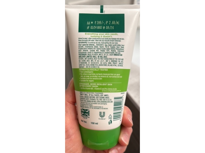 Simple Kind To Skin Moisturising Face Wash, 5.07 fl oz/150 mL