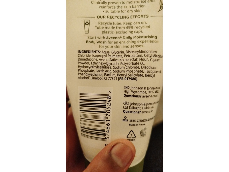 Aveeno Daily Moisturising Yogurt Body Cream, Vanilla & Oat Scent, 200 mL