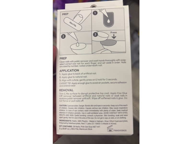 Kiss Fantasy Magnetic Velvety Effect Nails, Velvet Spark Purple, 28 Count