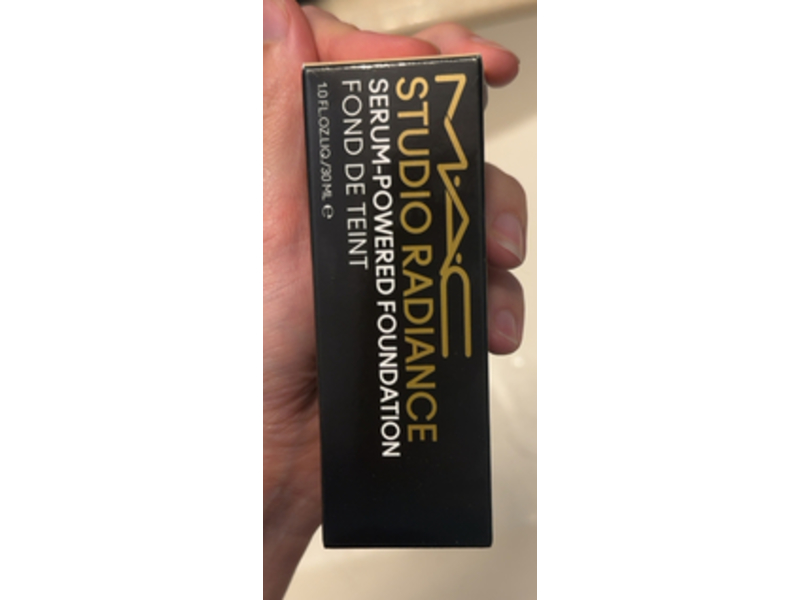 M.A.C Studio Radiance Serum- Powered Foundation, NW11, 1 fl oz/30 mL
