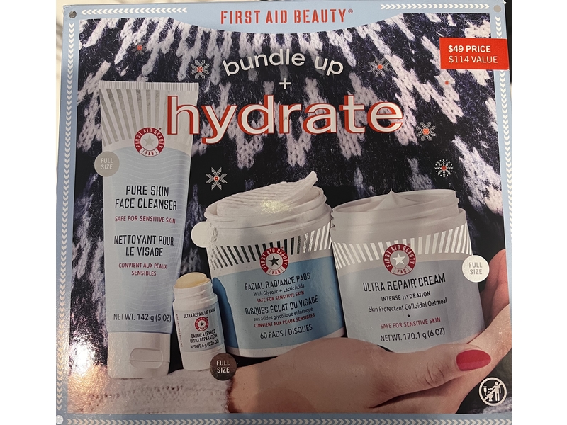 First Aid Beauty Bundle Up + Hydrate Face Kit