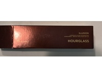 Hourglass Illusion Luminous Glow Foundation, 1, SPF 30, 35 mL - Image 3