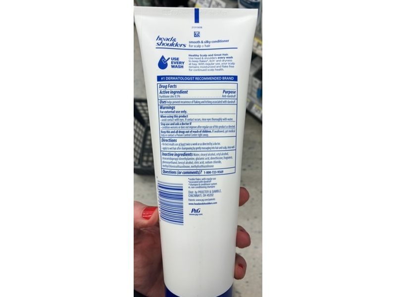 Head & Shoulders Dandruff Conditioner, Smooth & Silky, 10.6 fl oz/315 mL