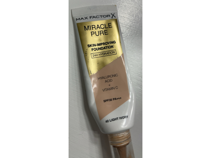 Max Factor Miracle Pure Skin-Improving Foundation, 40 Light Ivory, SPF 30 PA+++, 30 mL