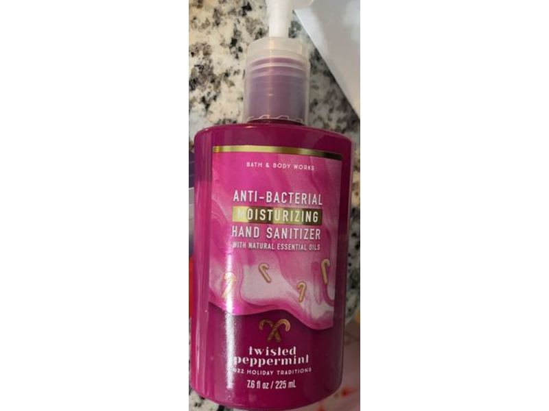 Bath & Body Works Anti Bacterial Moisturizing Hand Sanitizer, Twisted Peppermint, 7.6 fl oz/225 mL