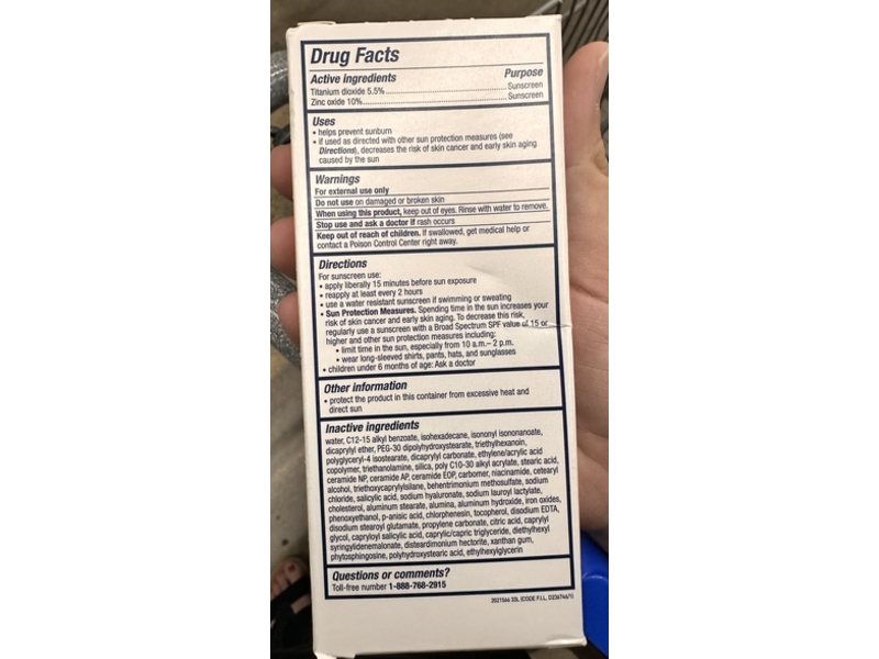 CeraVe Hydrating Mineral Face Sunscreen, SPF 30, Sheer Tint, 1.7 fl oz/50 mL