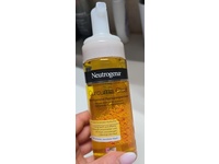 Neutrogena Curcuma Clear Facial Cleansing, 150 mL - Image 3