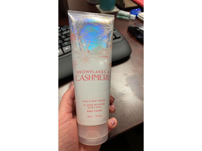 Bath & Body Works Body Cream, Snowflakes & Cashmere, 8 oz/226 g