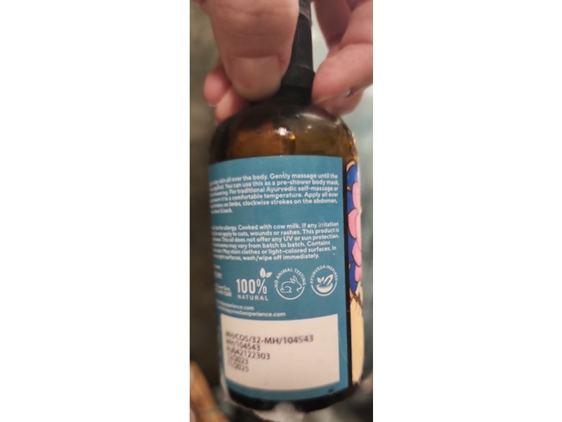 The Ayurveda Experience Light Body Massage Oil, Trahnna Heart-Leaved Moonseed, 3.38 fl oz/100 mL