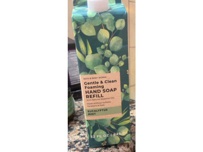 Bath & Body Works Gentle & Clean Foaming Hand Soap Refill, Eucalyptus Mint, 32 fl oz/946 mL