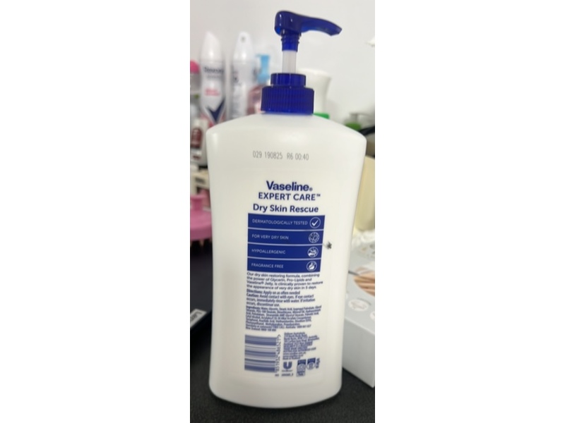 Vaseline Expert Care Dry Skin Rescue Advanced Strength Body Lotion, 750 mL