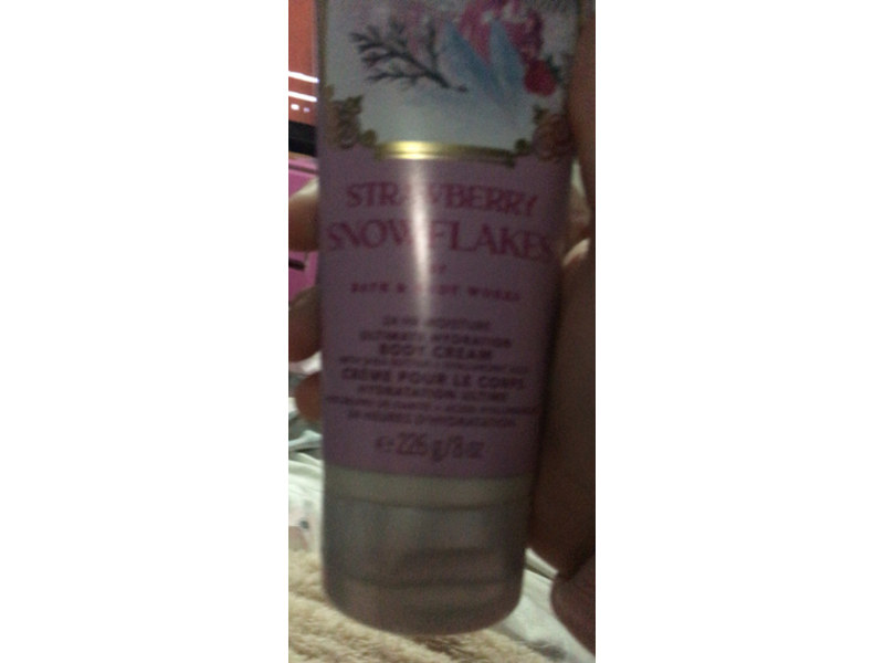 Bath & Body Works Ultimate Hydration Body Cream, Strawberry Snowflakes, 8 oz/226 g