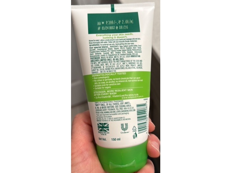 Simple Kind To Skin Moisturising Face Wash, 5.07 fl oz/150 mL