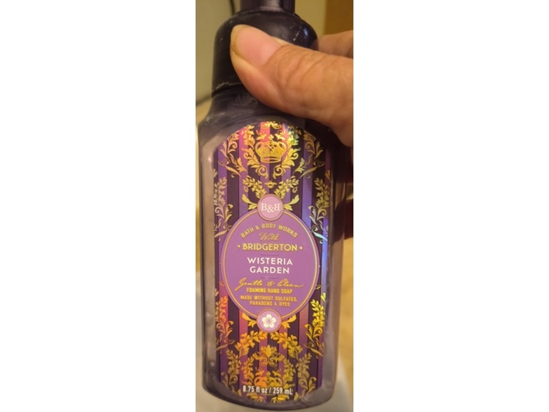 Bath & Body Works Bridgerton Gentle & Clean Foaming Hand Soap, Wisteria Garden, 8.75 fl oz/259 mL